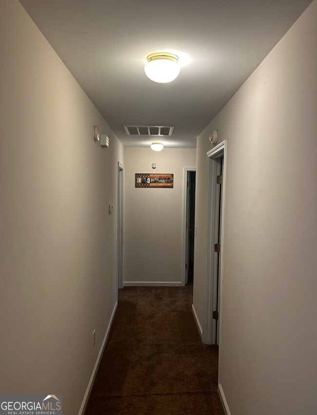 Building Photo - 146 Oak Meadows Dr