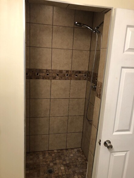 Building Photo - 1534 3rd Ave