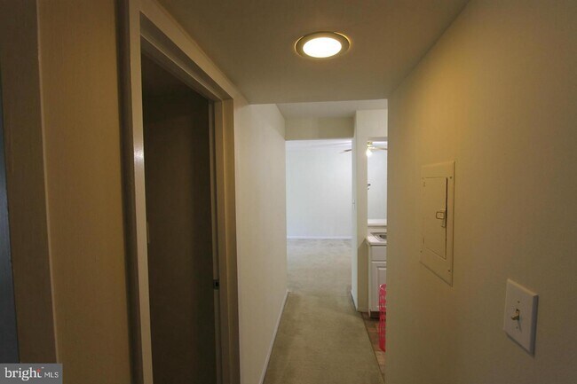 Building Photo - 8509 Barrington Ct