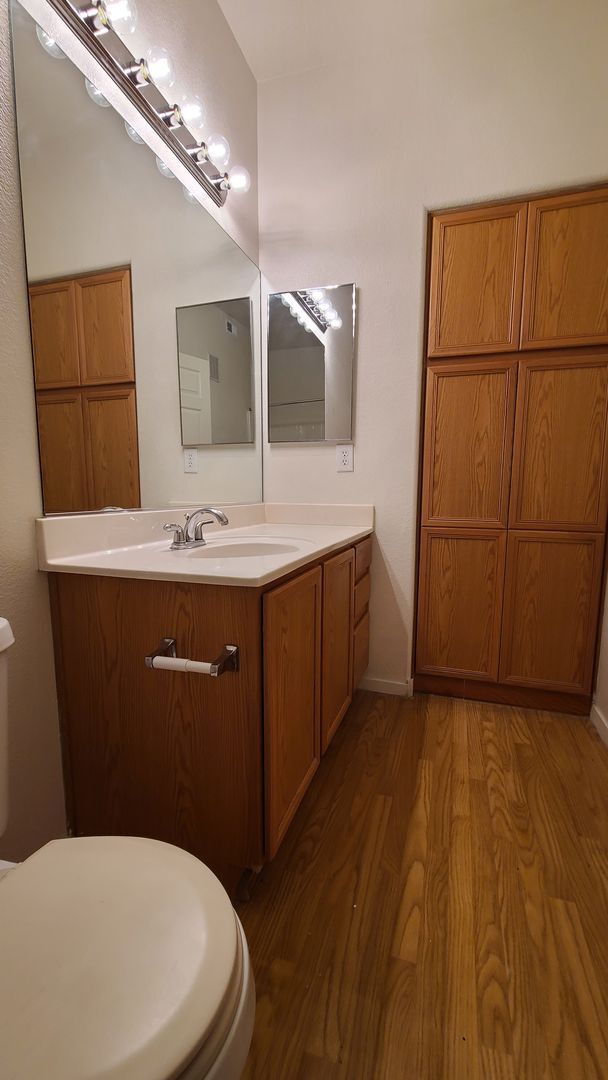 Building Photo - 2 Bedroom Condo located in Southwest Las Vegas