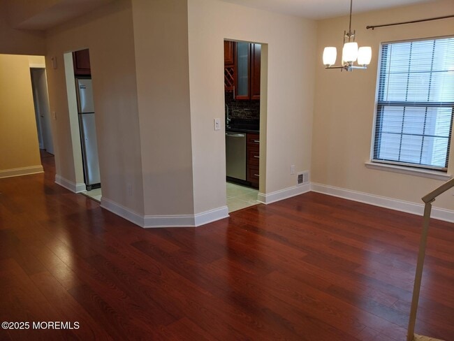 Building Photo - 94 Azalea Cir