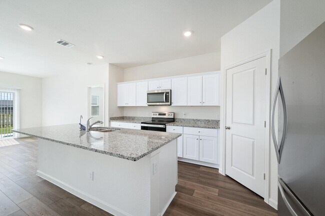 Building Photo - 6310 Highland Bnd Dr