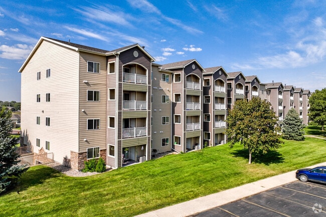Building Photo - SH - Stonehedge Apartments