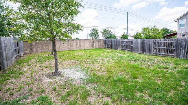Building Photo - 9404 Hunter Ln