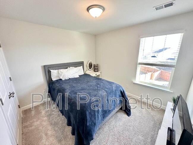 Building Photo - 1059 Ashcroft Cir