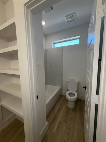 Building Photo - 5508 Mesa Cir