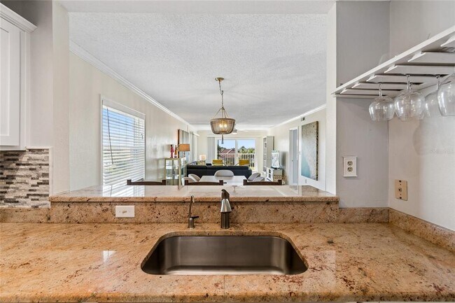 Building Photo - 719 Pinellas Bayway S