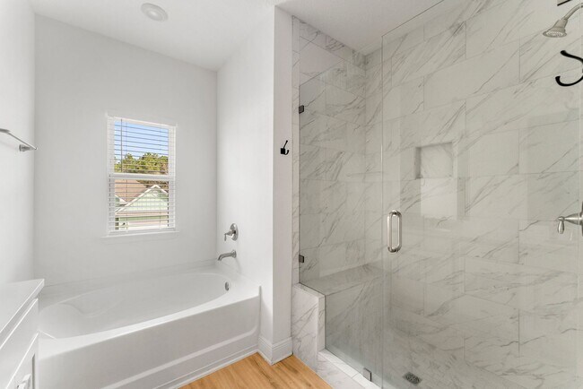 Building Photo - 115 Piper Cv