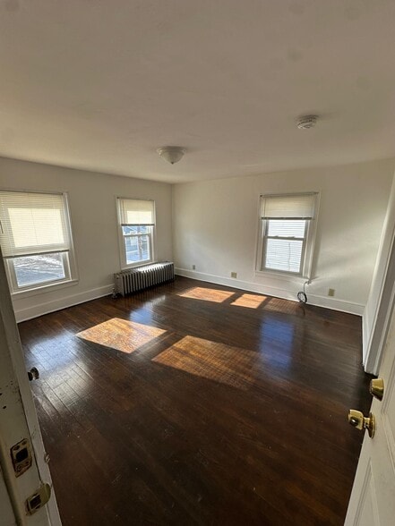 Building Photo - 9 Allen St