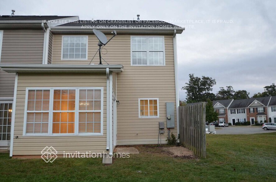 Building Photo - 222 Heritage Creek Way