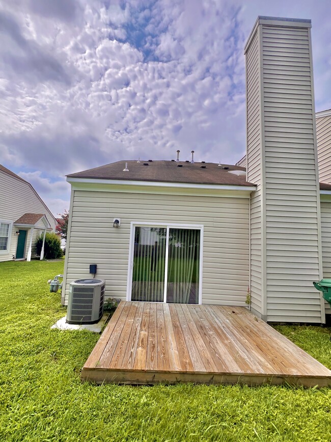 Building Photo - 6223 Cambridge Dr