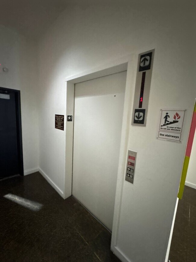 Building Photo - Iconic Kress Building 2BR Condo with Parking & Sound Panels