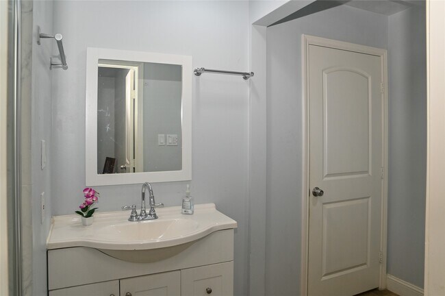 Building Photo - 5254 N Braeswood Blvd