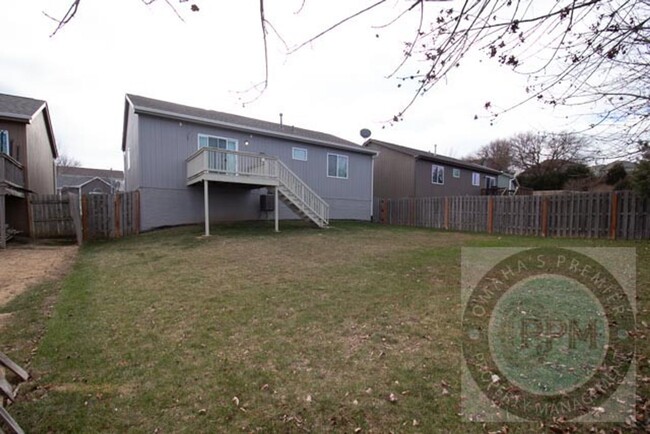 Building Photo - Spacious 3 Bed House with INCREDIBLE View ...