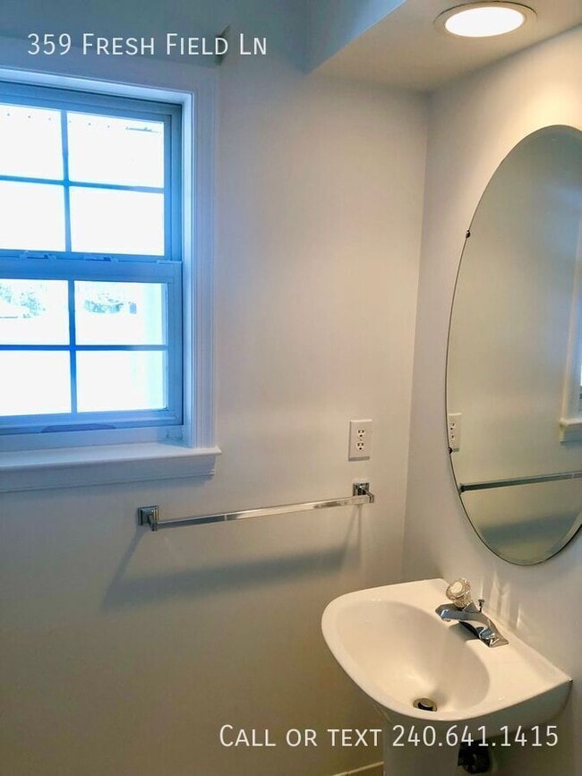 Building Photo - 359 Freshfield Ln