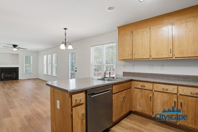 Building Photo - NEWLY RENOVATED 4 BEDROOM ASHBROOK HOME