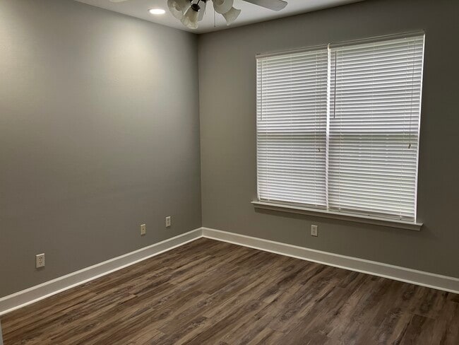 Building Photo - 113 Heyward Dr