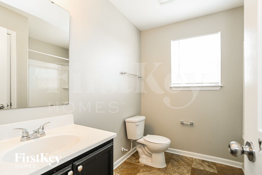 Building Photo - 9017 Sharpes Cir