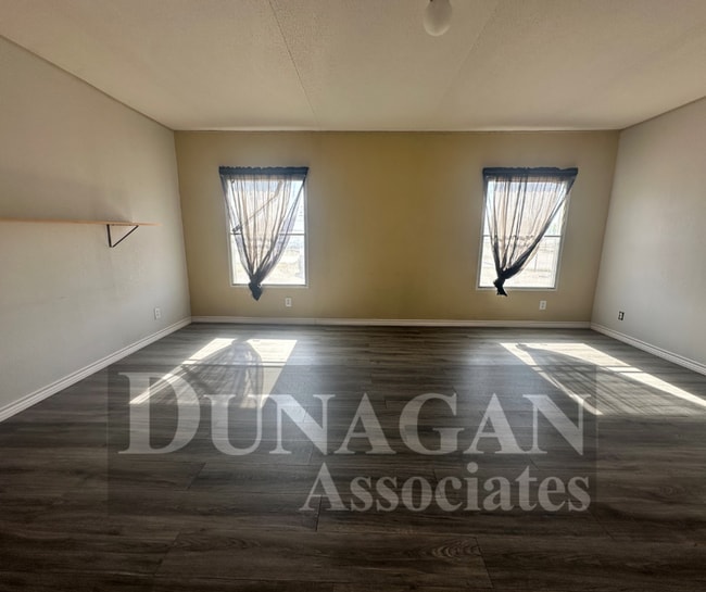 Building Photo - 2 bedroom, 2 bath mobile home with expansi...