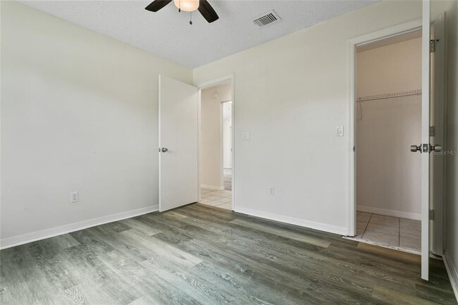 Building Photo - 3612 Biscayne Dr