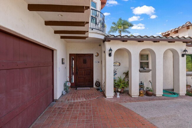 Building Photo - 701 N Granados Ave