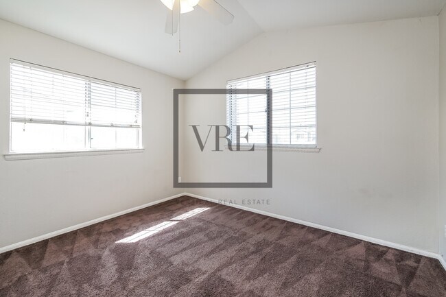 Building Photo - 3142 Tourmaline Ln