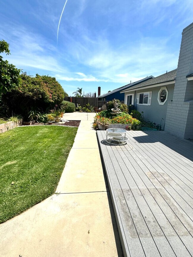 Building Photo - Charming Single Story Upgraded East End Home