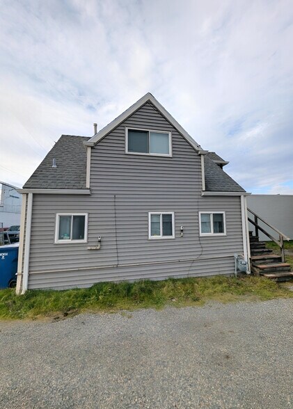 Building Photo - 306 2nd St NE