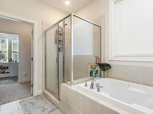 Building Photo - 300 W Amber Oak Dr