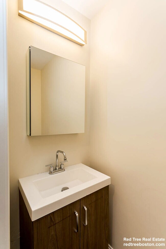 Building Photo - 476 Fulton St