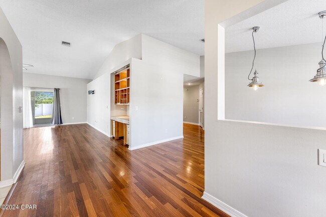 Building Photo - 3435 Cherry Ridge Rd