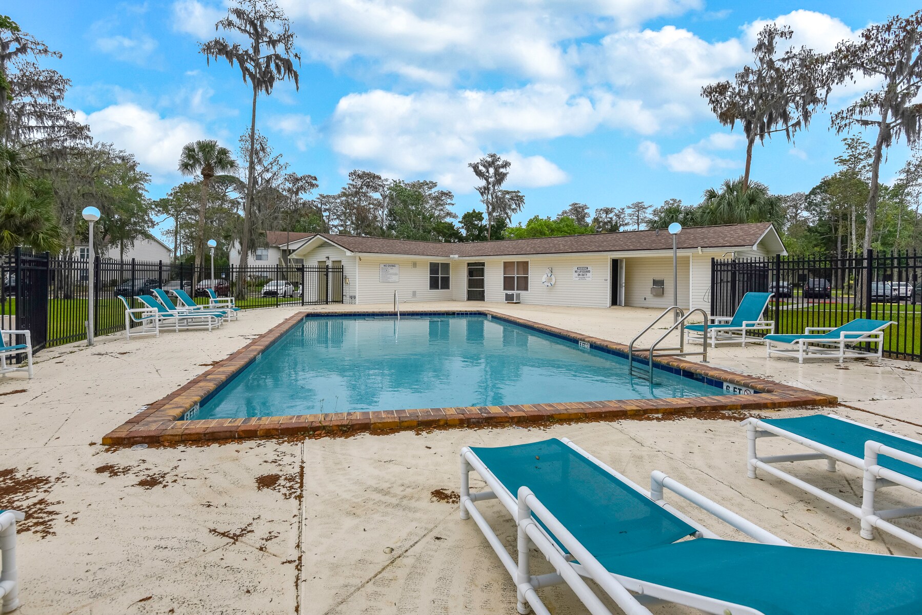 Building Photo - 1600 Big Tree Rd