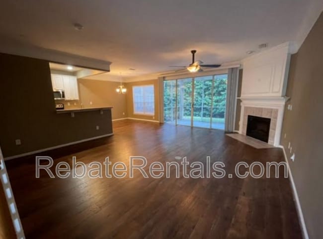 Building Photo - 11043 Castlemain Cir E