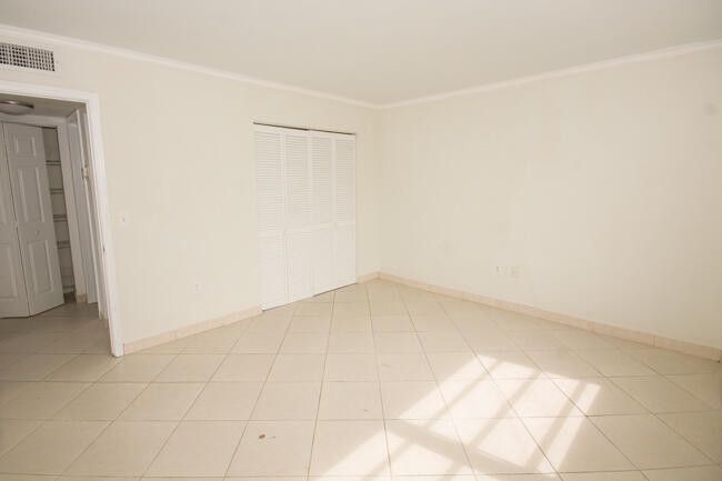 Building Photo - 301 Croton Ave