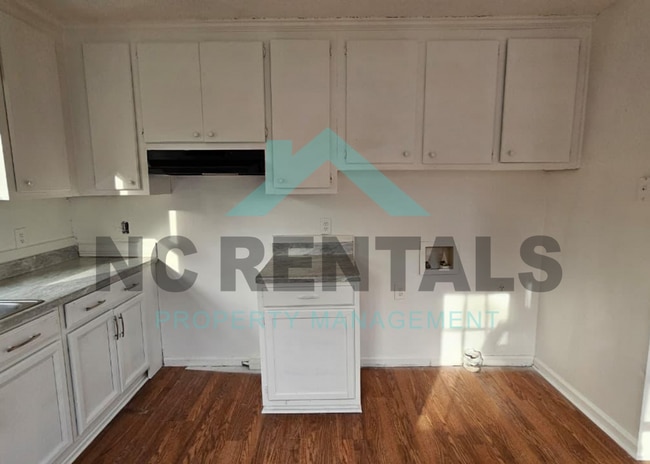 Building Photo - 332 Park Ave