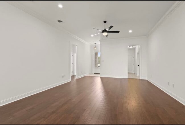 Building Photo - 9883 Richford Dr