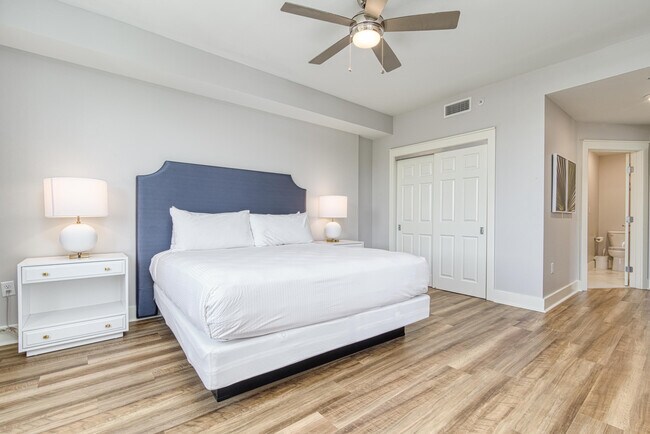 Building Photo - 9000 Heron Walk Dr