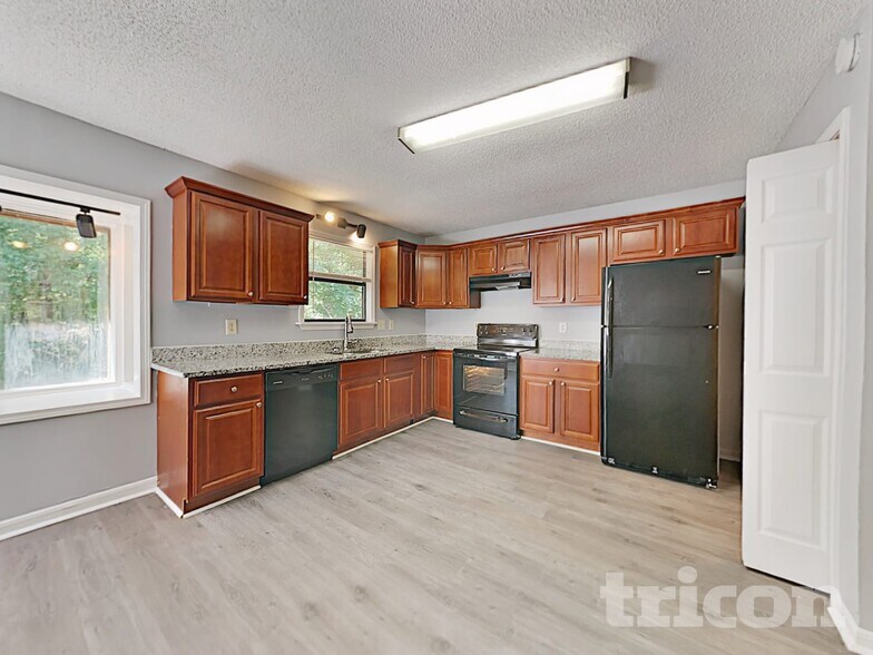 Building Photo - 4580 Woodcroft Cove