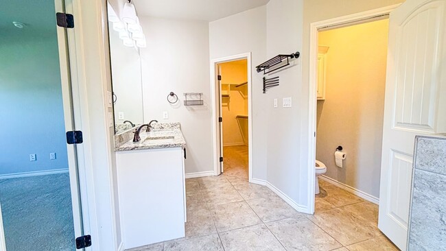 Building Photo - 1617 Twin Falls Dr