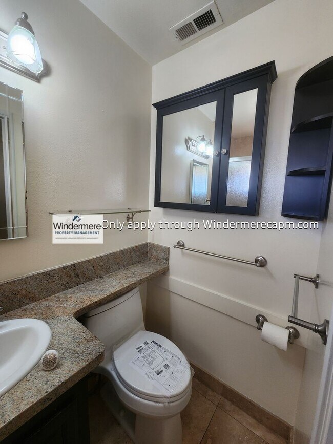 Building Photo - Foothill Farms Gem