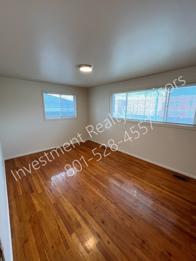 Building Photo - Spacious Apartment in Salt Lake City!