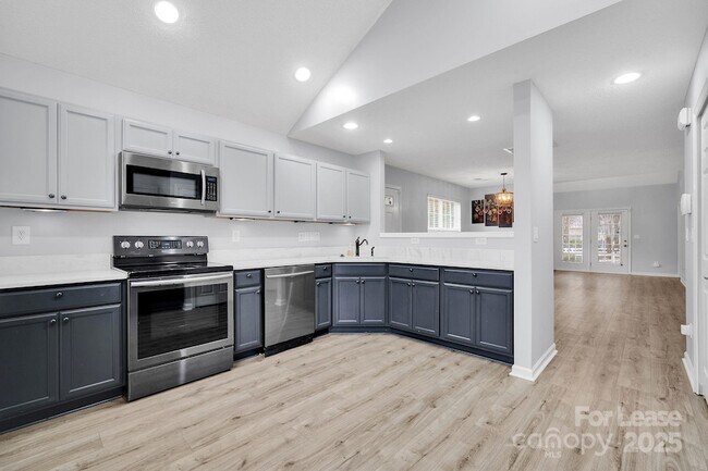 Building Photo - 8041 Christmas Ct