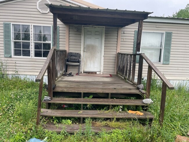 Building Photo - 5 Bedroom, 3 Bath 2,128 sq ft Doublewide T...