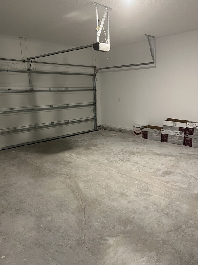 Building Photo - 207 Silver Myrtle Ct