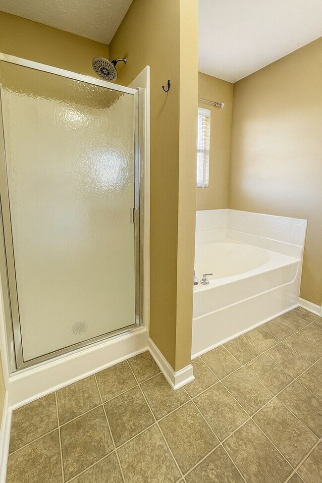 Building Photo - Spacious 4BR House in Cane Ridge Farms