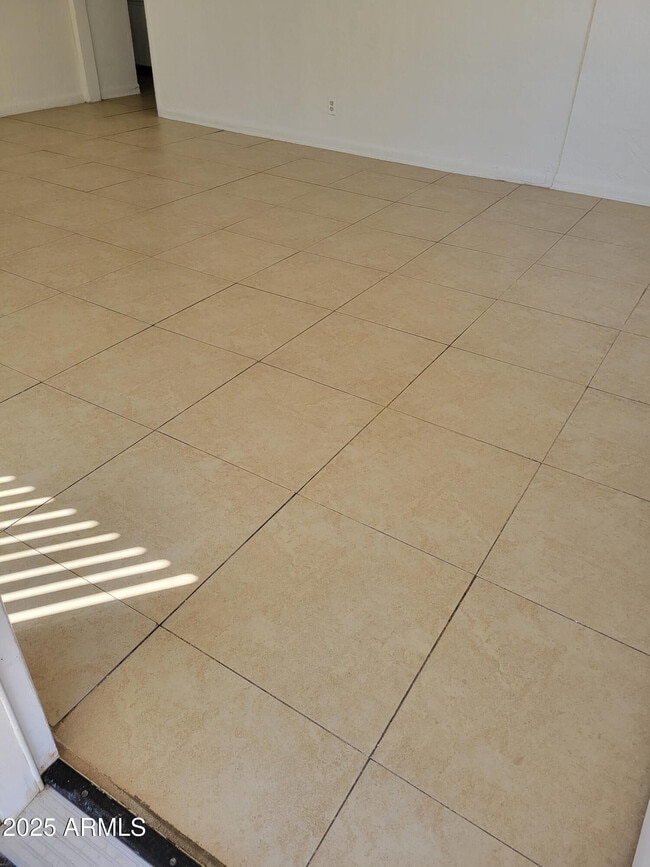 Building Photo - 2138 E Turney Ave