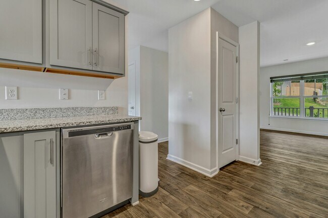 Building Photo - 227 Roper St