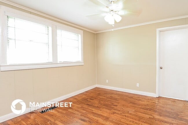 Building Photo - 3130 Ashwood Rd