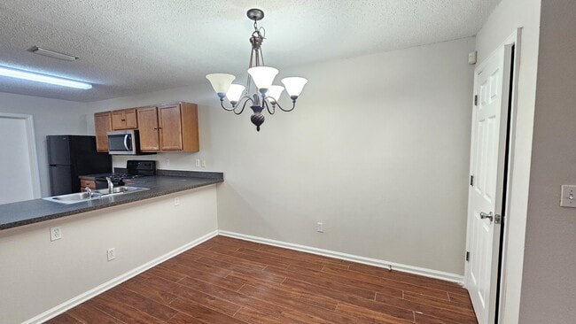 Building Photo - 4781 Playschool Dr