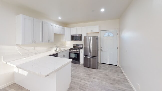 Building Photo - 5167 Remington Rd